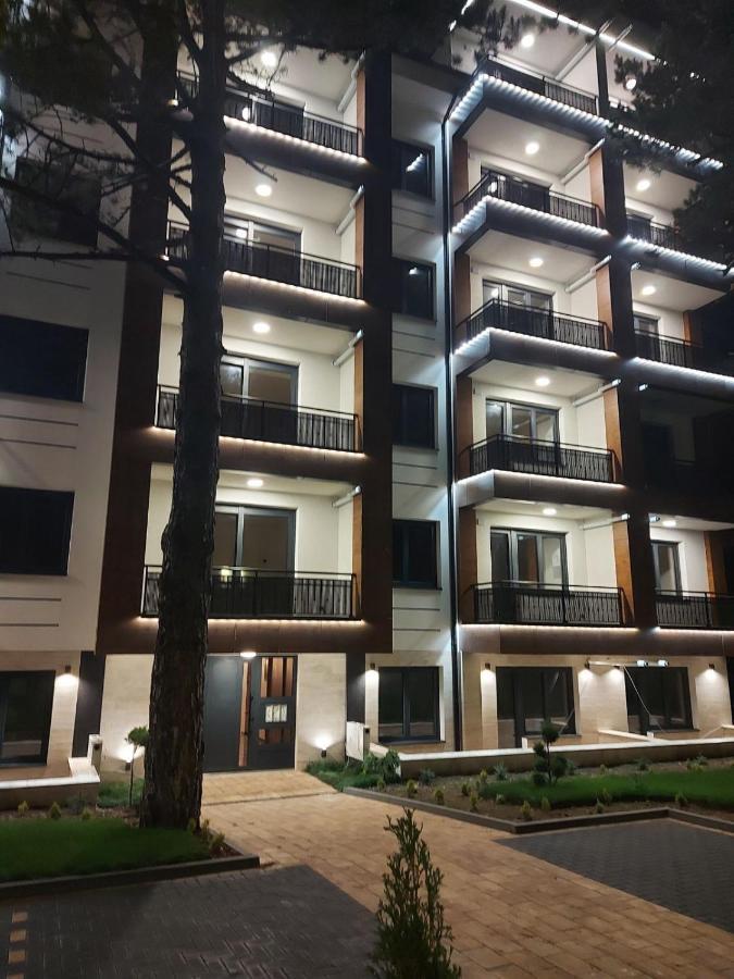 Woody Luna Apartment *