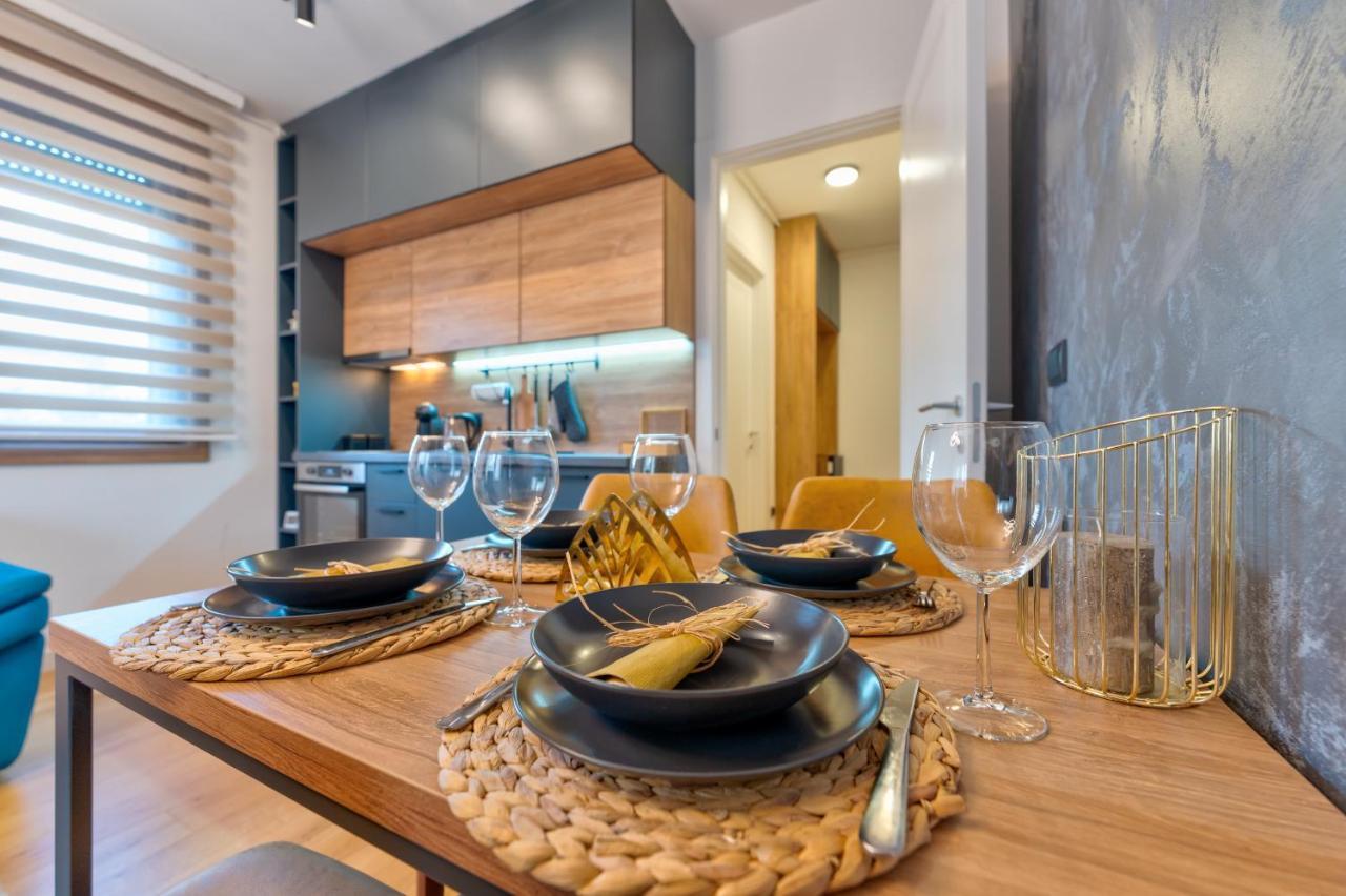 Woody Luna Apartment *
