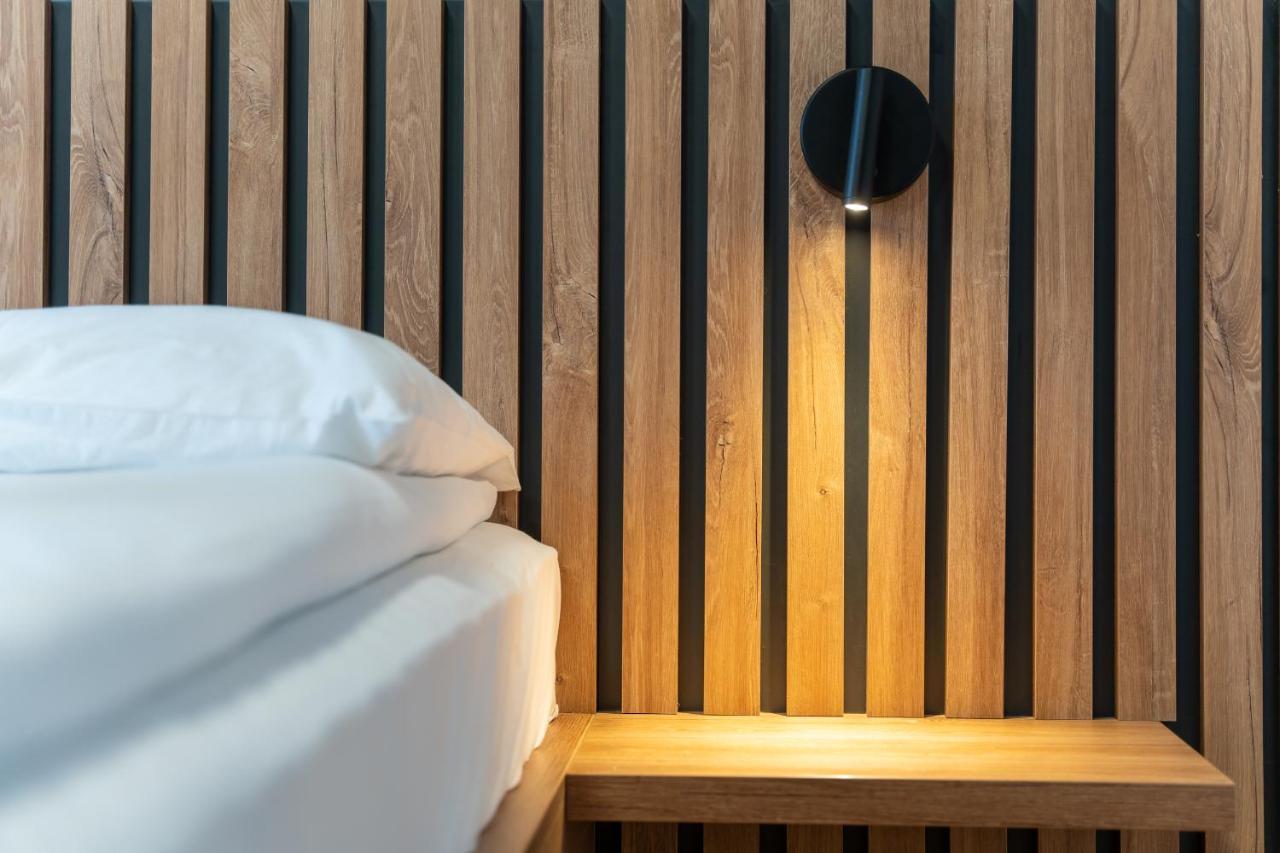 Woody Luna Apartment